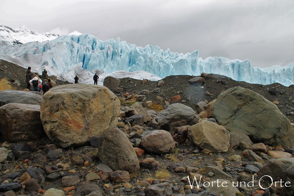Geröll und Gletscher in Patagonien